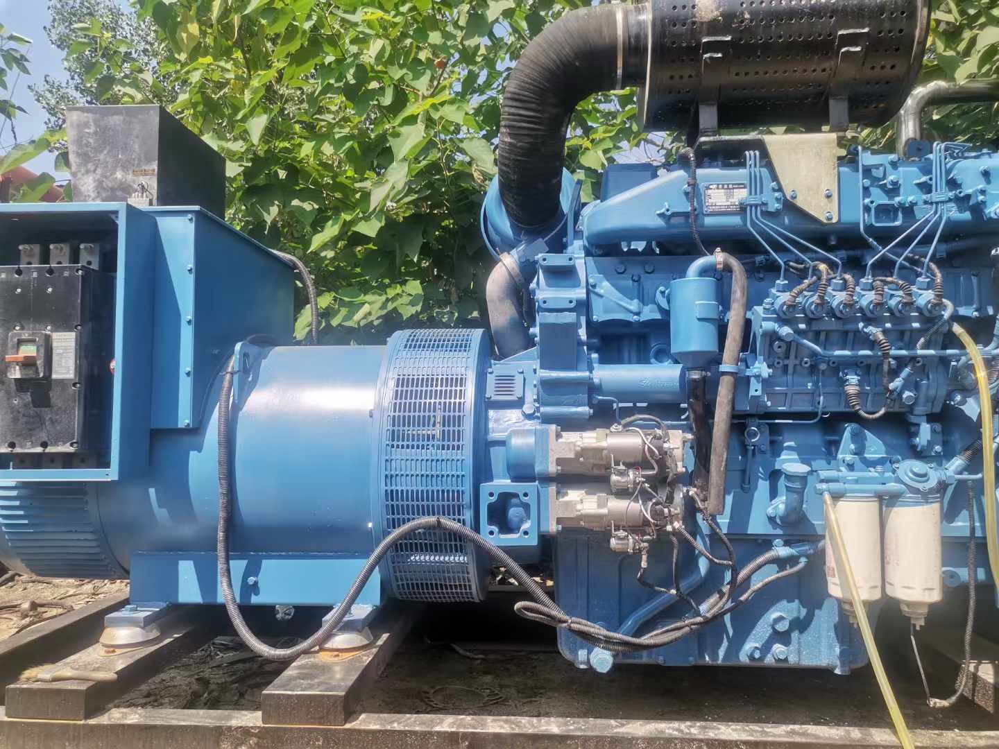 荣成详细说明降低 800kW 柴油发电机输出电流波动的方法